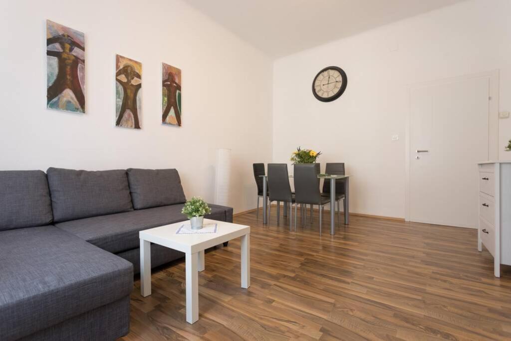 16 C&J'S Apartment Wien Eksteriør bilde