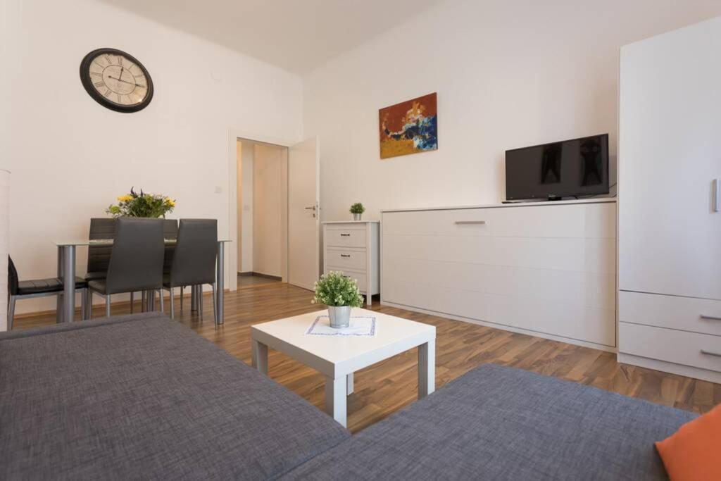 16 C&J'S Apartment Wien Eksteriør bilde